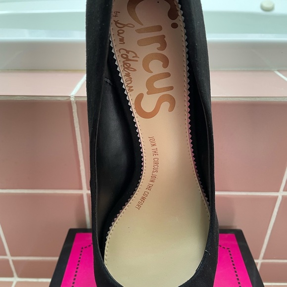 Black suede chunky heel pumps - Picture 4 of 6